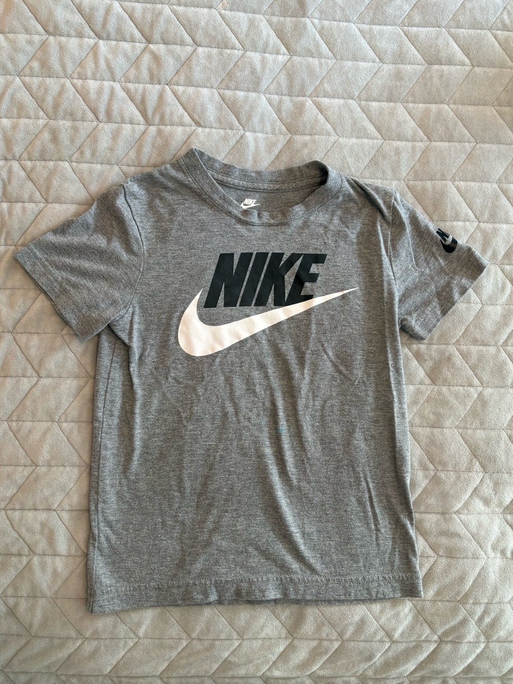 Nike Gray Kids' T-Shirt with Black Logo and White Swoosh